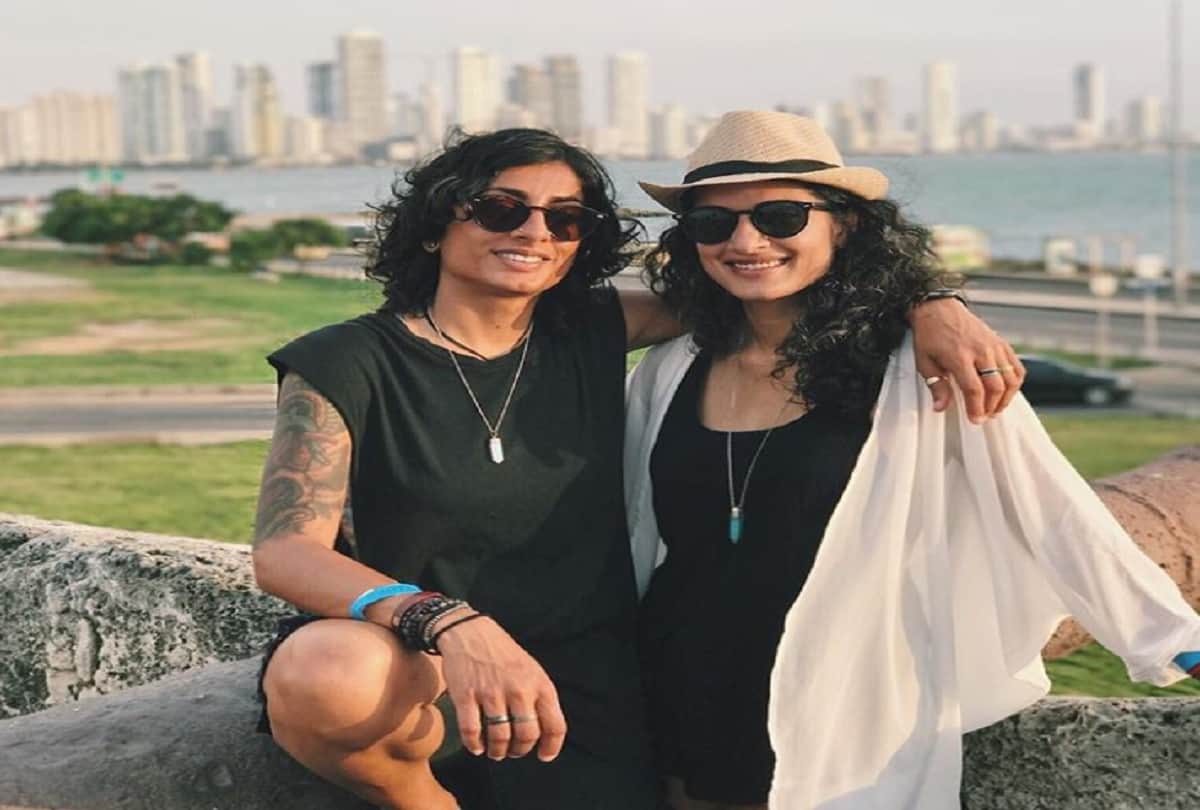 India Pakistan same sex couple married each other Pics viral on social media