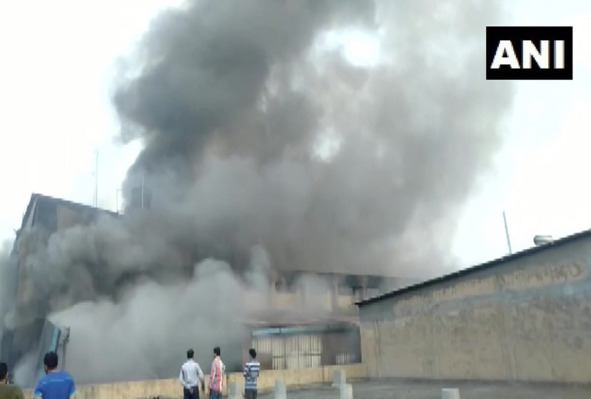Gujarat: A fierce fire broke out in a textile factory in Pandesara, Surat