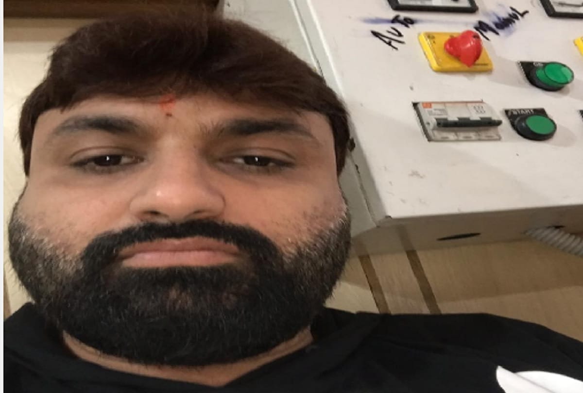 A 37-year-old man was arrested from IGI airport for allegedly cheating by impersonation