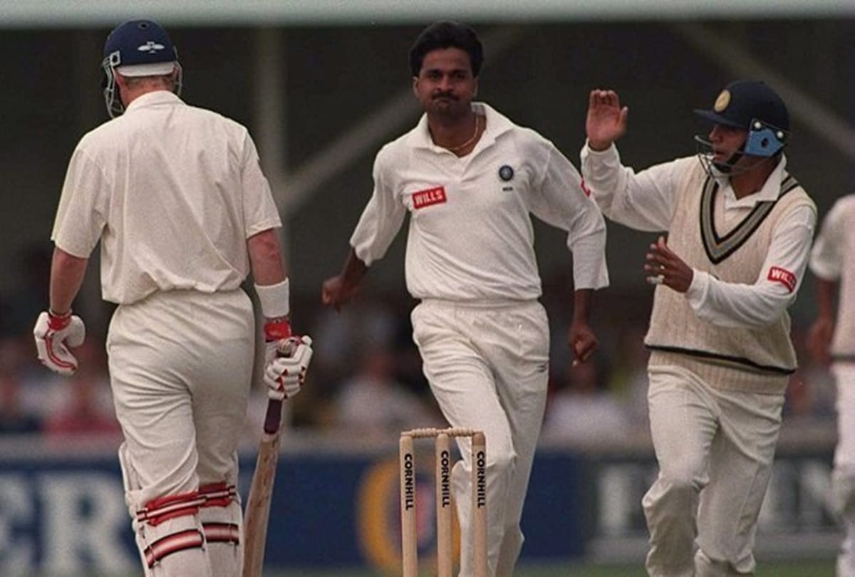 On this day azharuddin shines as Australia faces heaviest post war defeat by india in kolkata test