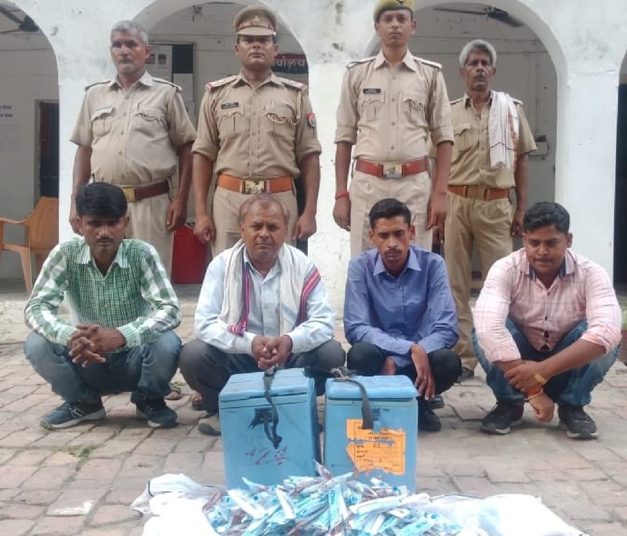 Four arrested for illegally vaccinating