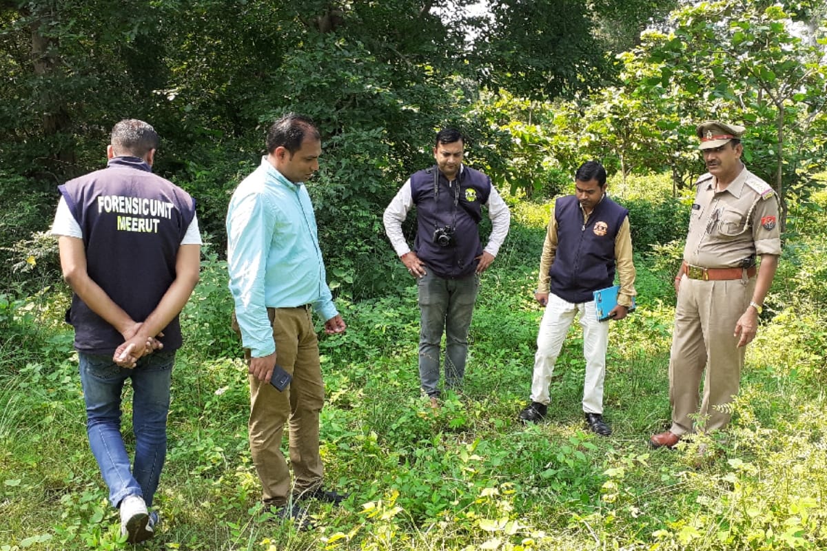 Man found dead in hastinapur Meerut, Deadbody found haning on a tree