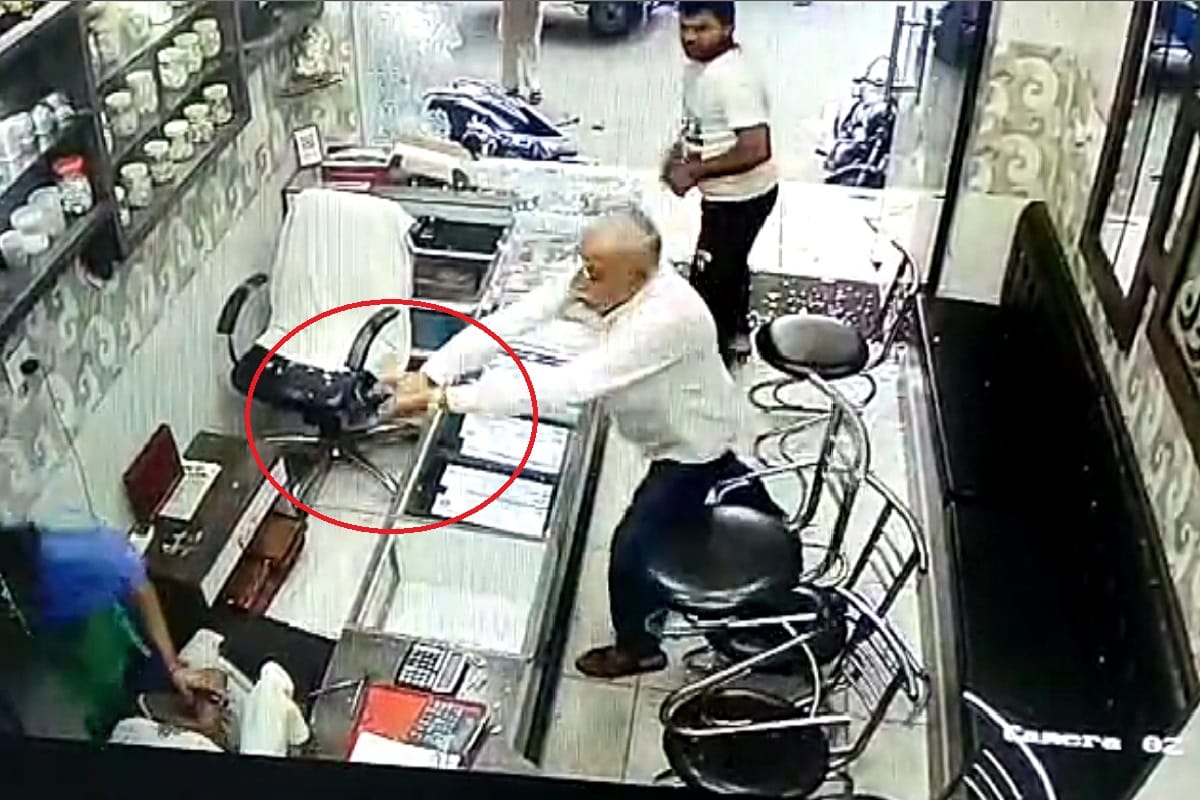 Three accused arrested of shot of worker of rss in muzaffarnagar of Uttar Pradesh