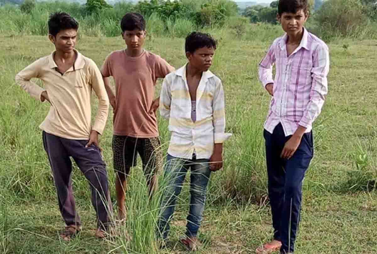 villagers brutally killed crocodile and take his organs