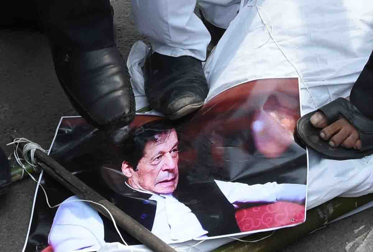 pakistan prime minister imran khan Symbolic dead body burnt by sikh leaders