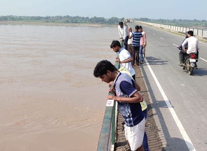 Yamuna river level slowly crosses 109 m mark