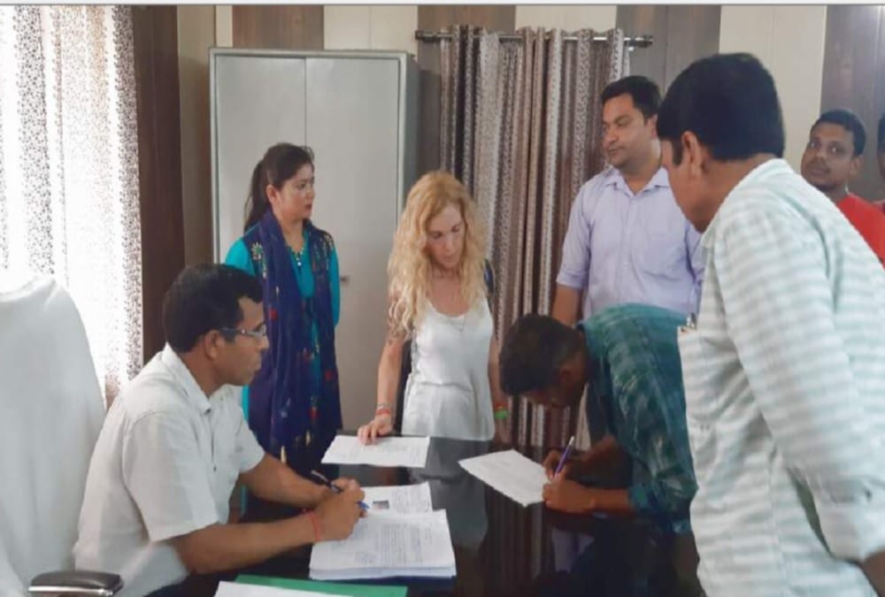 Italy Old age Women done Court marriage with 25 years old rishikesh boy