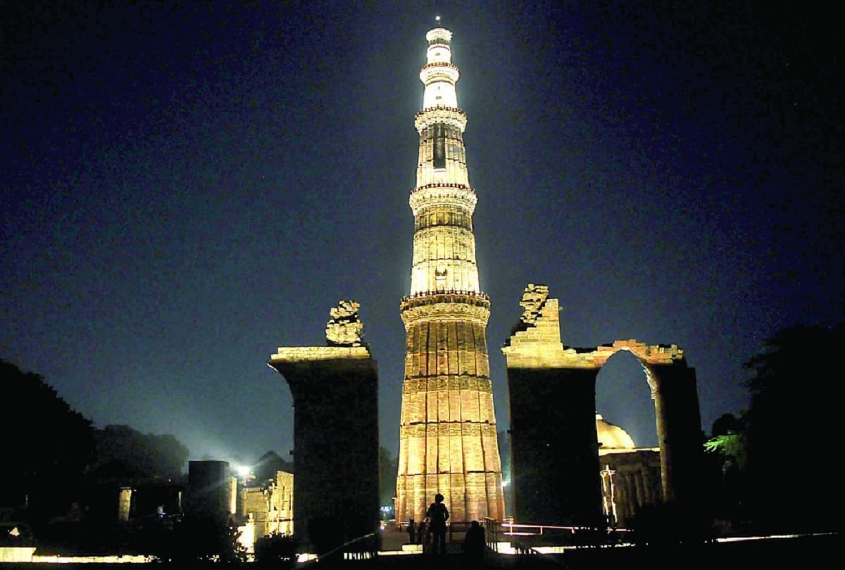 Tourists will be able to watch kutub minar till 11 o clock in the night