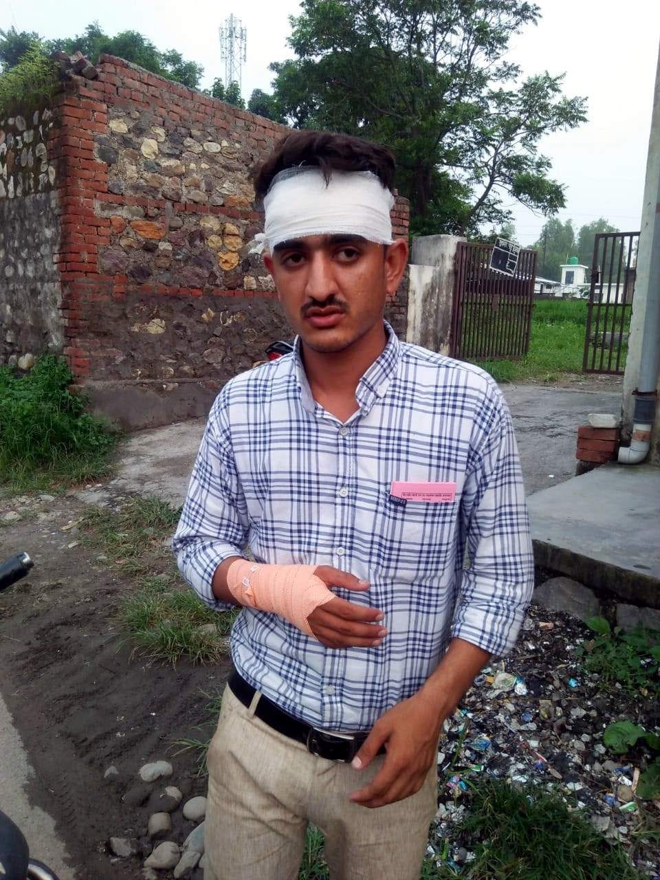 Supporters of NSUI and Independent candidates fight