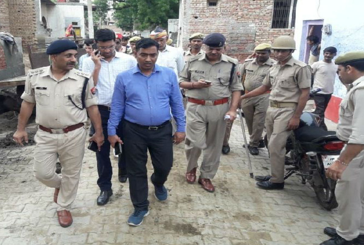 Man Died During Treatment In Delhi Who self immolation in police station Update News