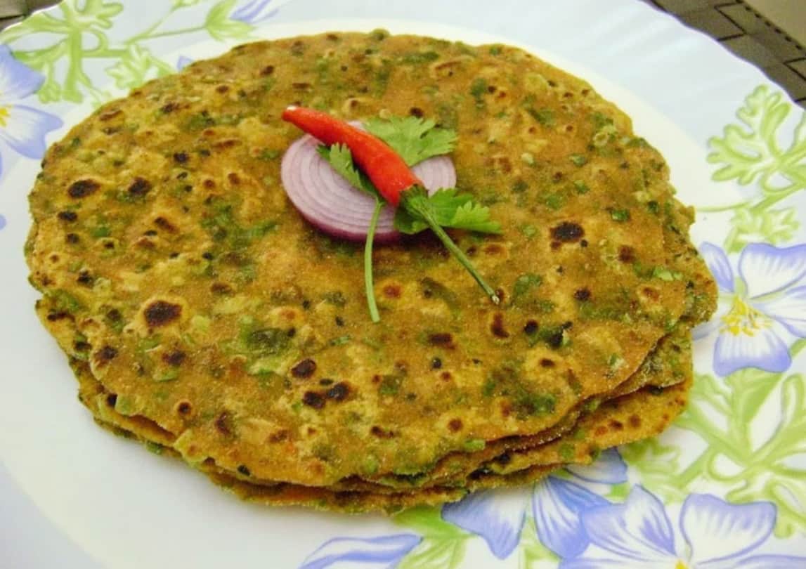 breakfast recipe make whole moong and methi cheela