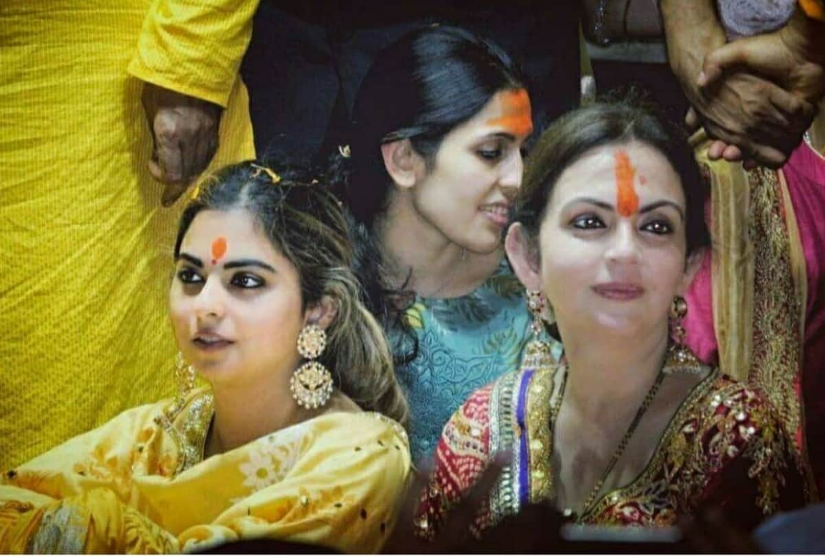 Nita Ambani With Family Ganesh Chaturthi Throwback Pictures