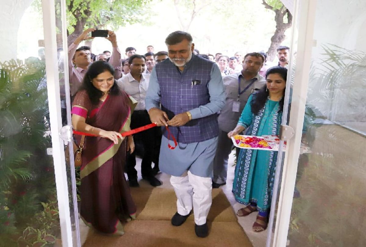 Central Minister Prahlad Singh Patel inaugurates the antique gallery in the old fort