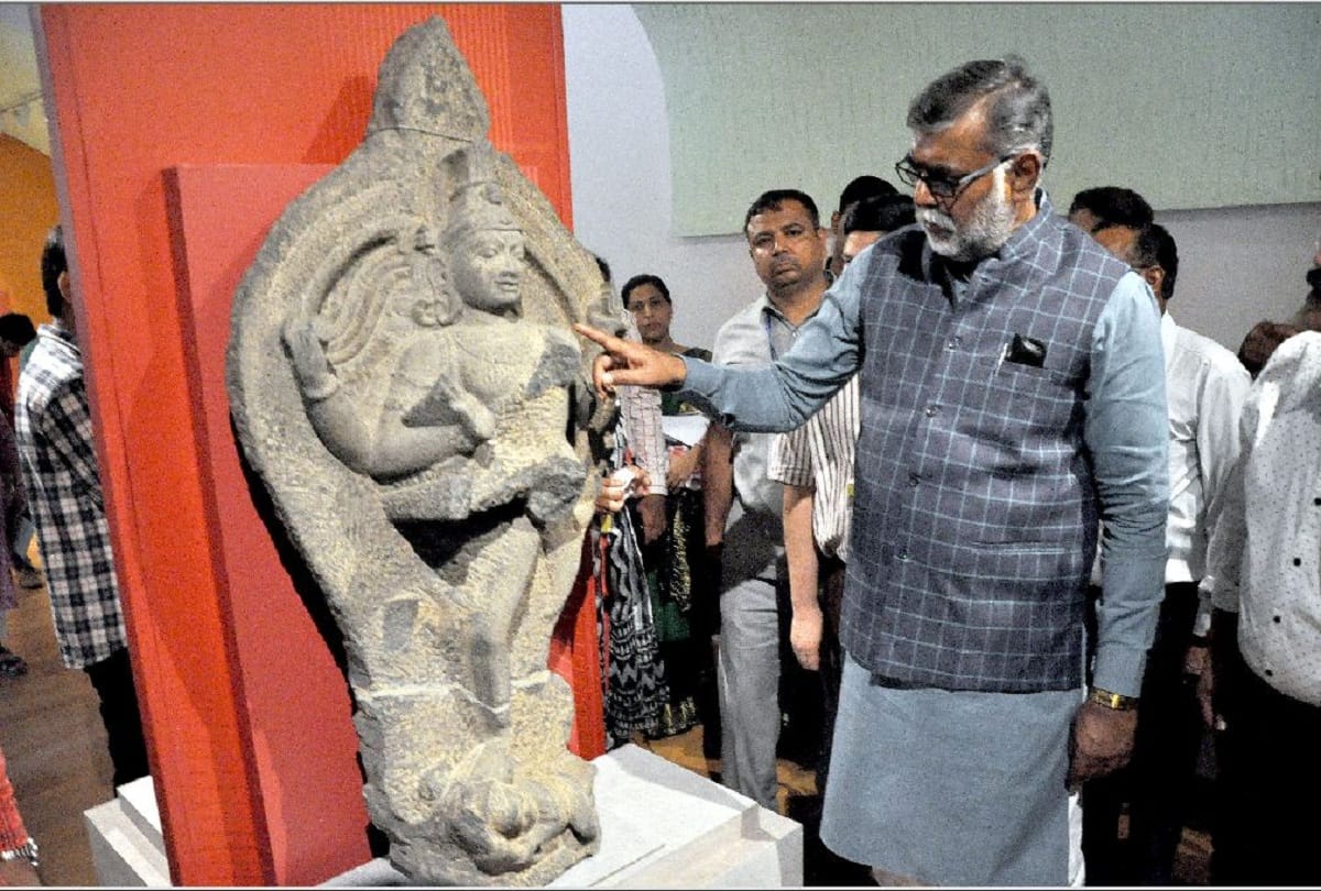 Central Minister Prahlad Singh Patel inaugurates the antique gallery in the old fort