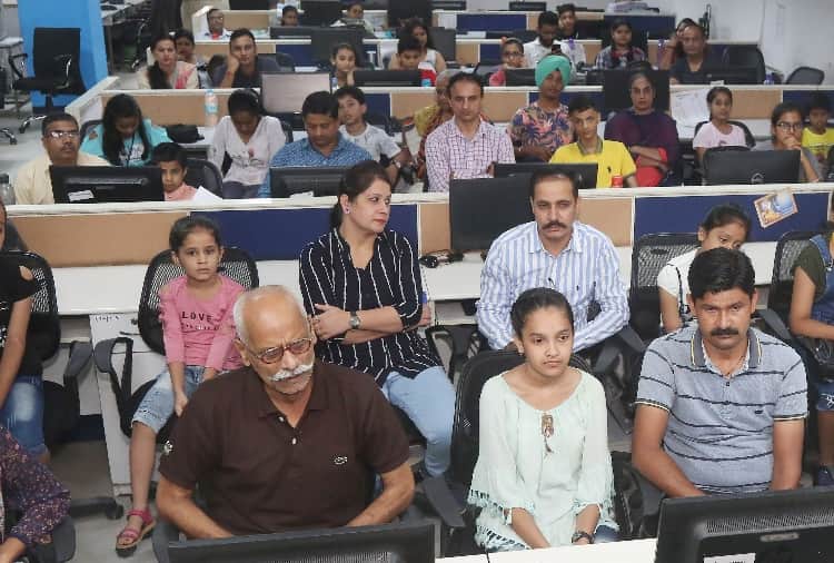 Amar Ujala Painting Competition And Prize Distribution
