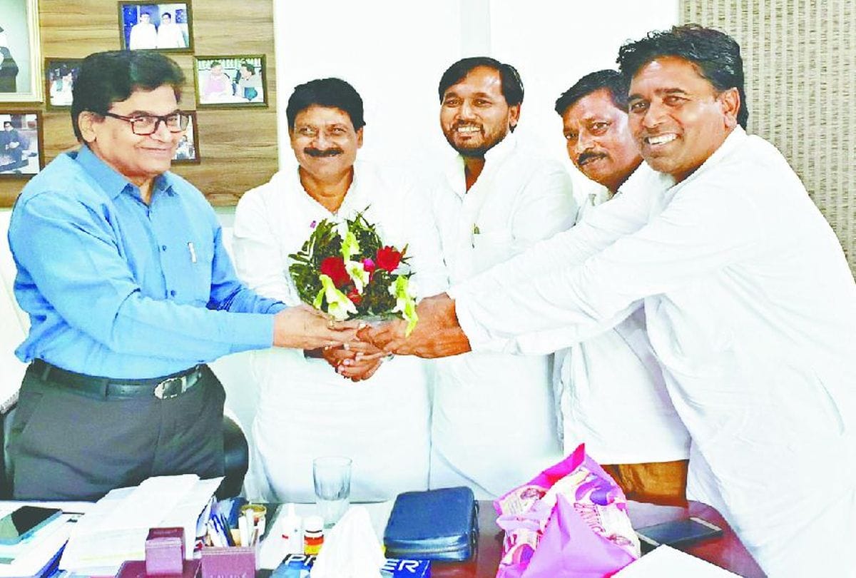 Ram Gopal Yadav Meeting In Tundla with Candidate Over assembly by election 2019