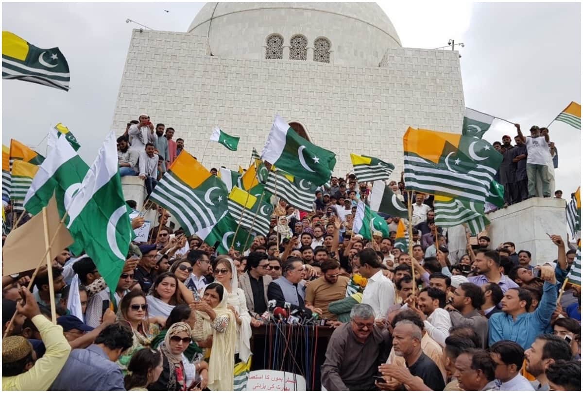 Pakistani Women Journalist Naila Inayat challenge Imran Khan and shahid afridi to rally in Srinagar