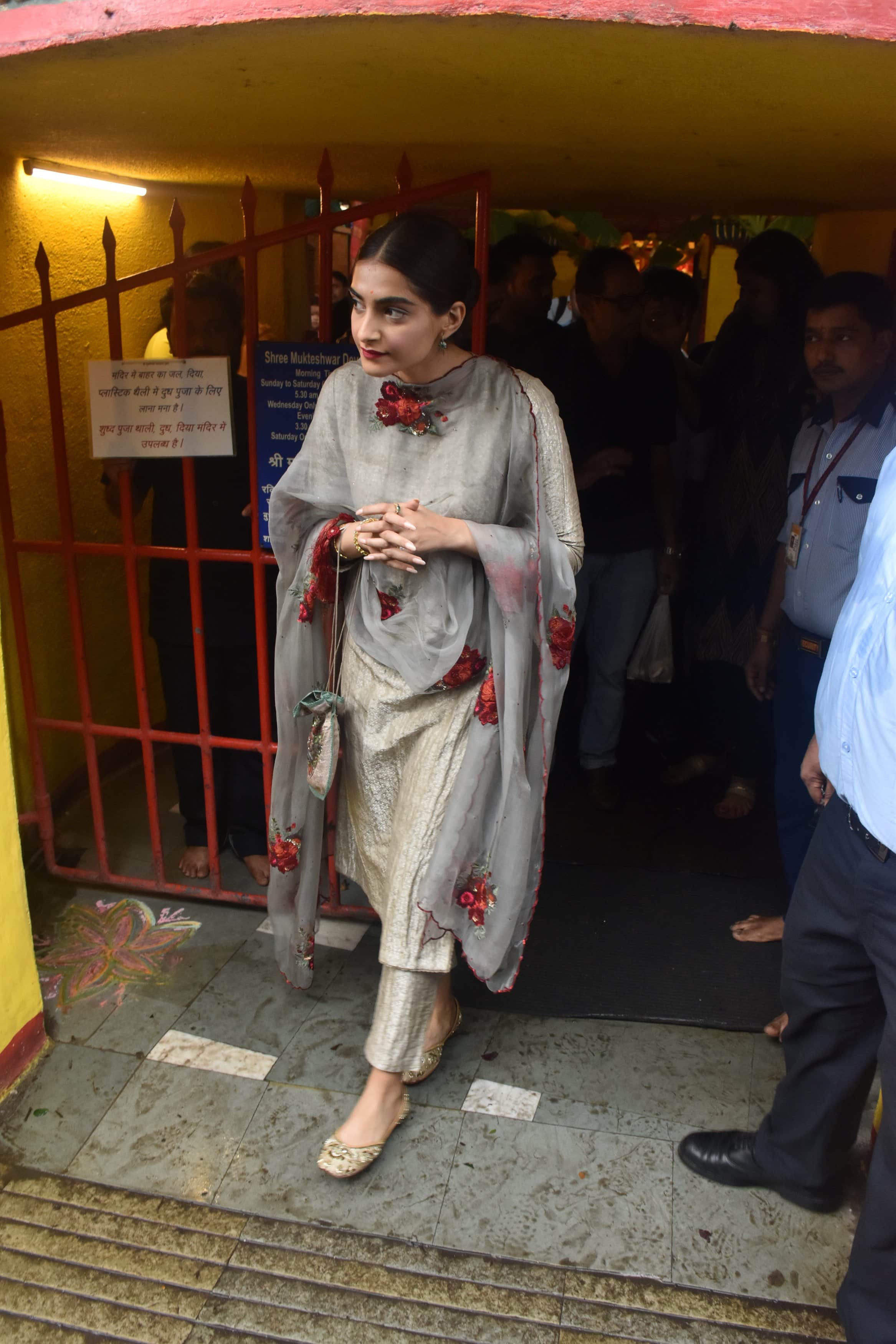 Sonam Kapoor going reached shani manfir of mumbai before release Zoya Factor