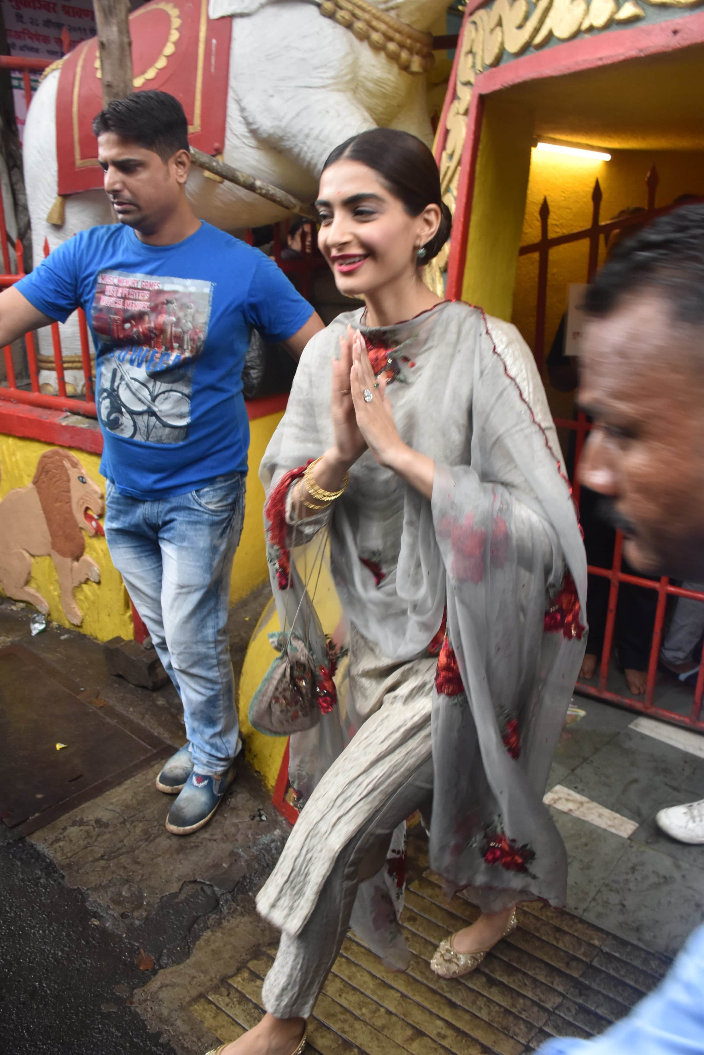 Sonam Kapoor going reached shani manfir of mumbai before release Zoya Factor