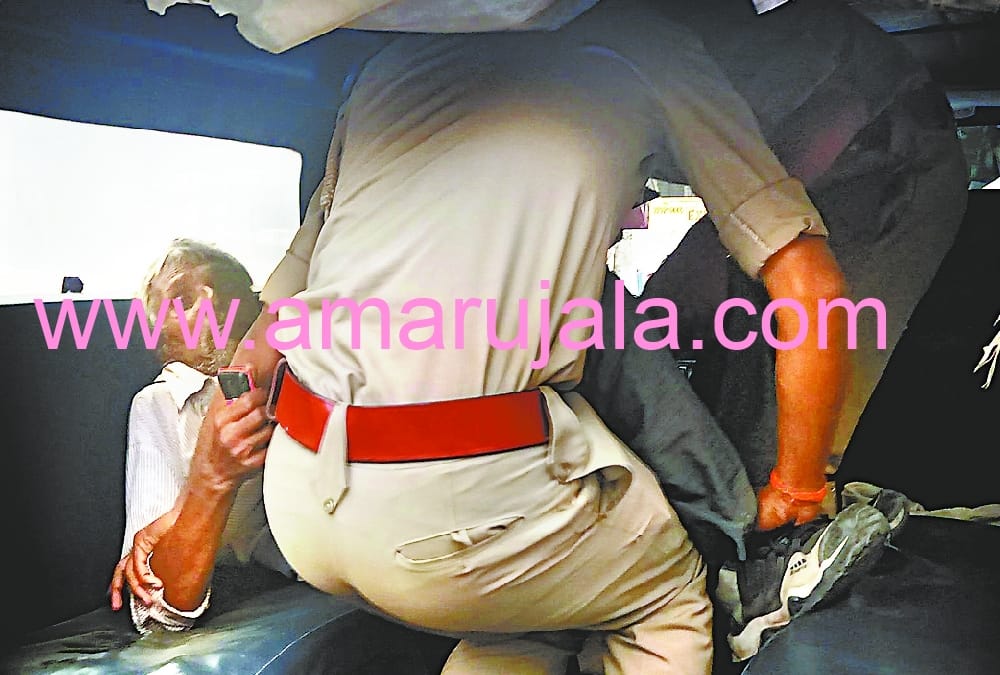 Policemen beat a man who went to DM house for help in Sultanpur.