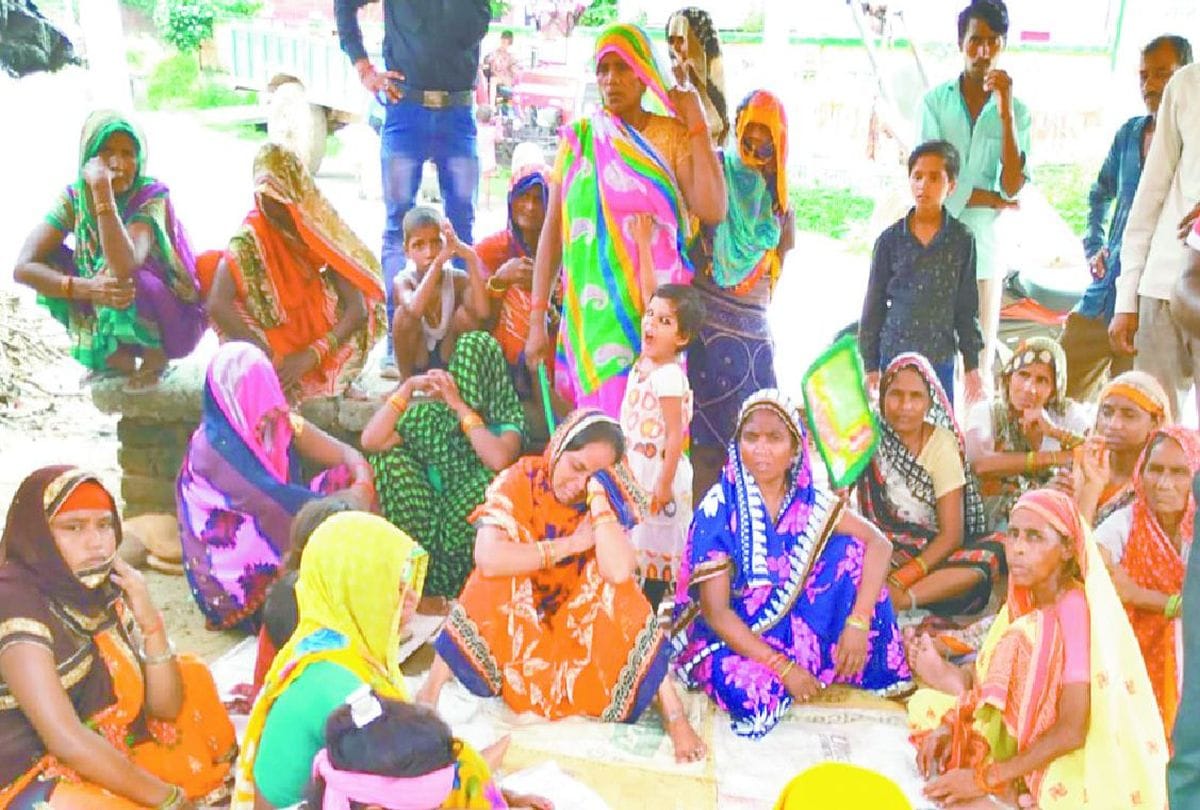poor man commits suicide after family goes hungry in kasganj