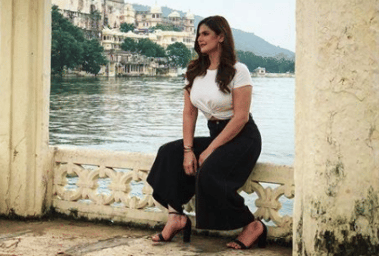 zareen khan trolled for flaunting stretch marks