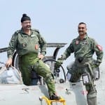 पूर्व वायुसेना प्रमुख के साथ अभिनंदन