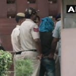 संसद में चाकू लेकर घुसने की कोशिश