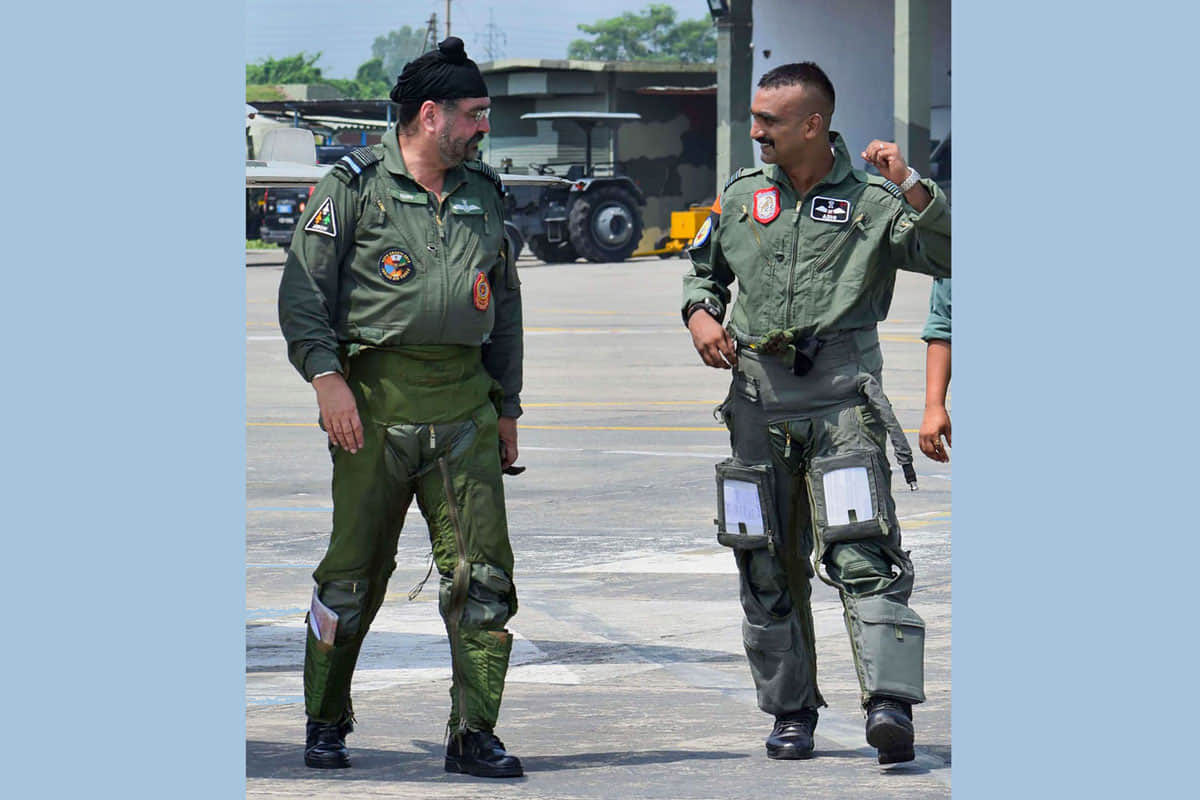 Wing Commander Abhinandan Varthaman Flew MiG 21 with Indian Air force Chief BS Dhanoa