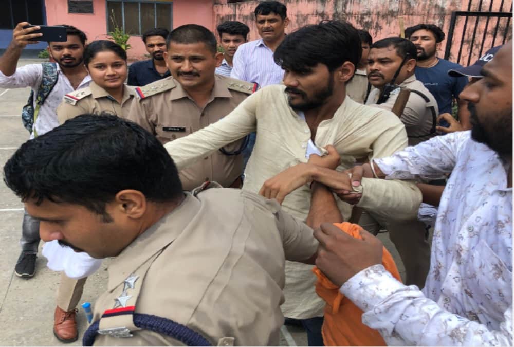 Police Lathicharge on Abvp Students in haridwar smjn pg college 