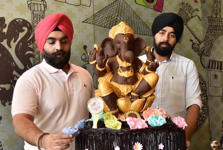 Harjinder Singh Has Prepared A Ganpati Idol With Chocolate In Ludhiana