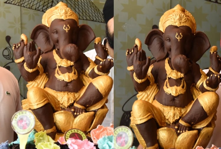 Harjinder Singh Has Prepared A Ganpati Idol With Chocolate In Ludhiana