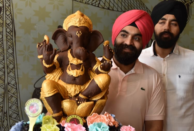 Harjinder Singh Has Prepared A Ganpati Idol With Chocolate In Ludhiana