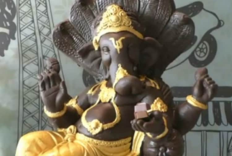 Harjinder Singh Has Prepared A Ganpati Idol With Chocolate In Ludhiana