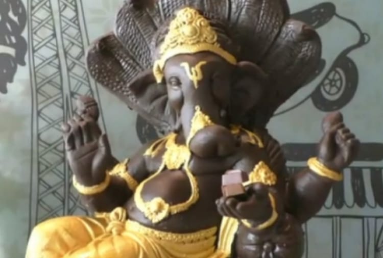 Harjinder Singh Has Prepared A Ganpati Idol With Chocolate In Ludhiana