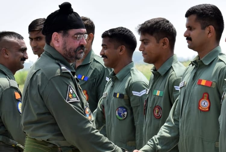IAF Chief BS Dhanoa Statement About Wing Commander Abhinandan And His father, Mig 21