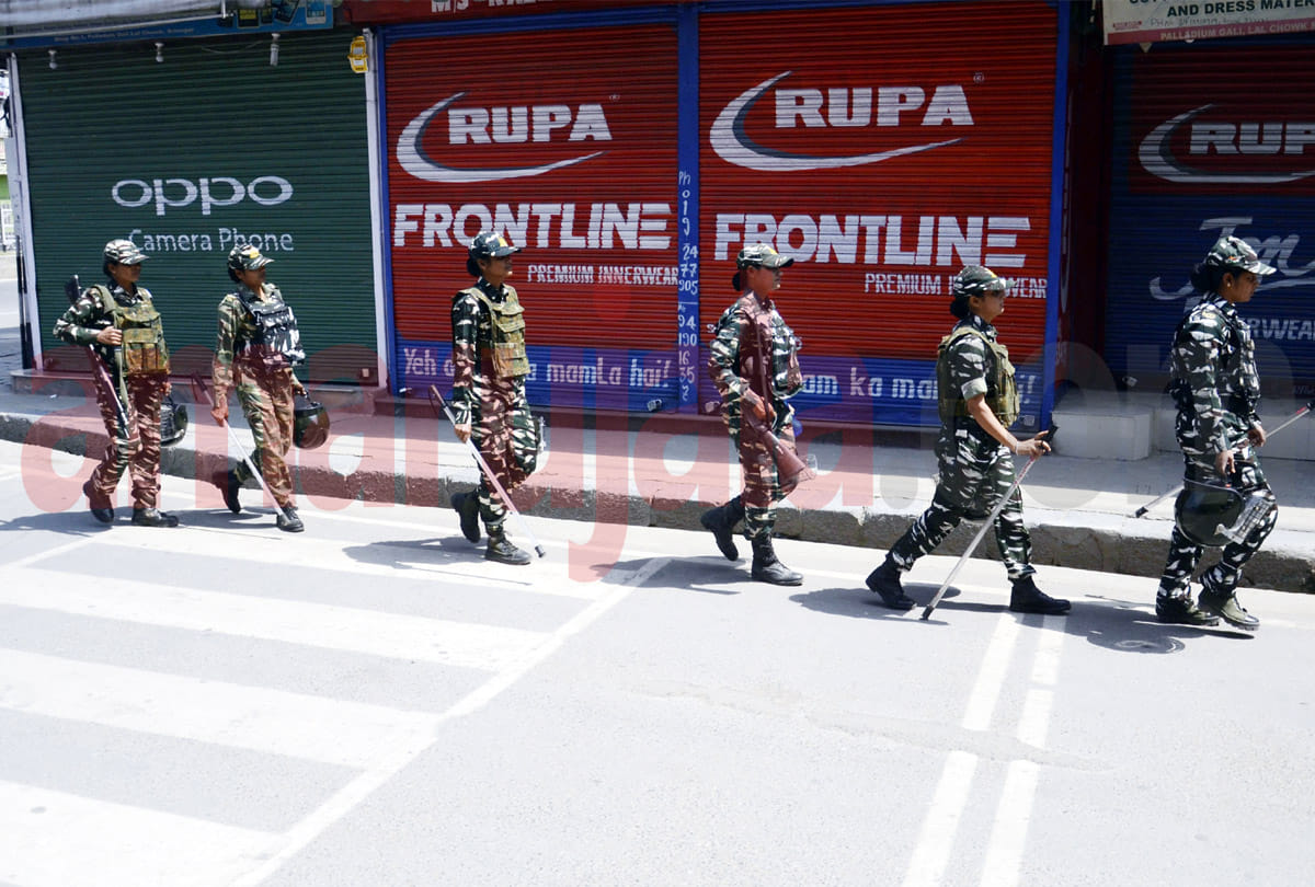 brave daughters of country CRPF Women's Battalion took front for peace in Kashmir