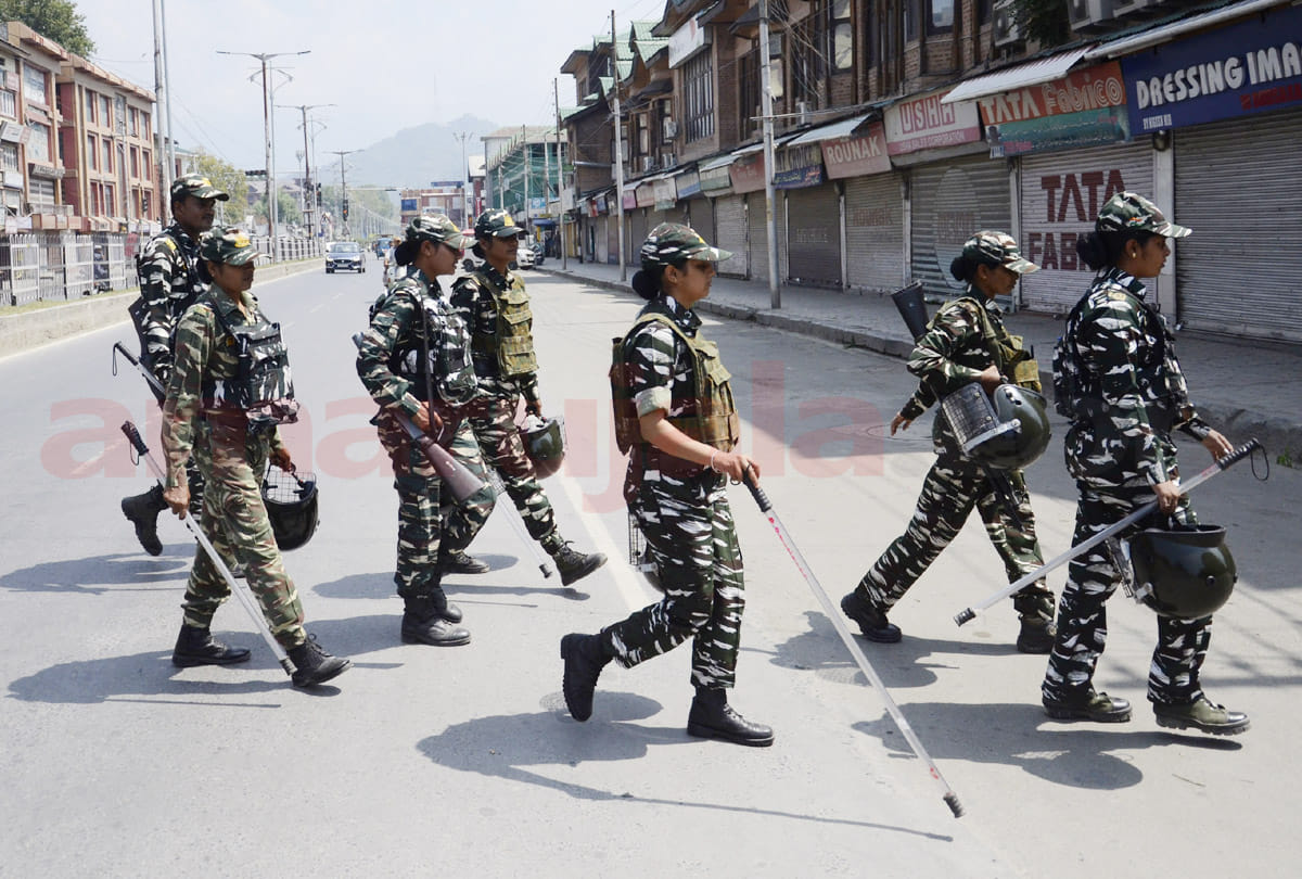 brave daughters of country CRPF Women's Battalion took front for peace in Kashmir