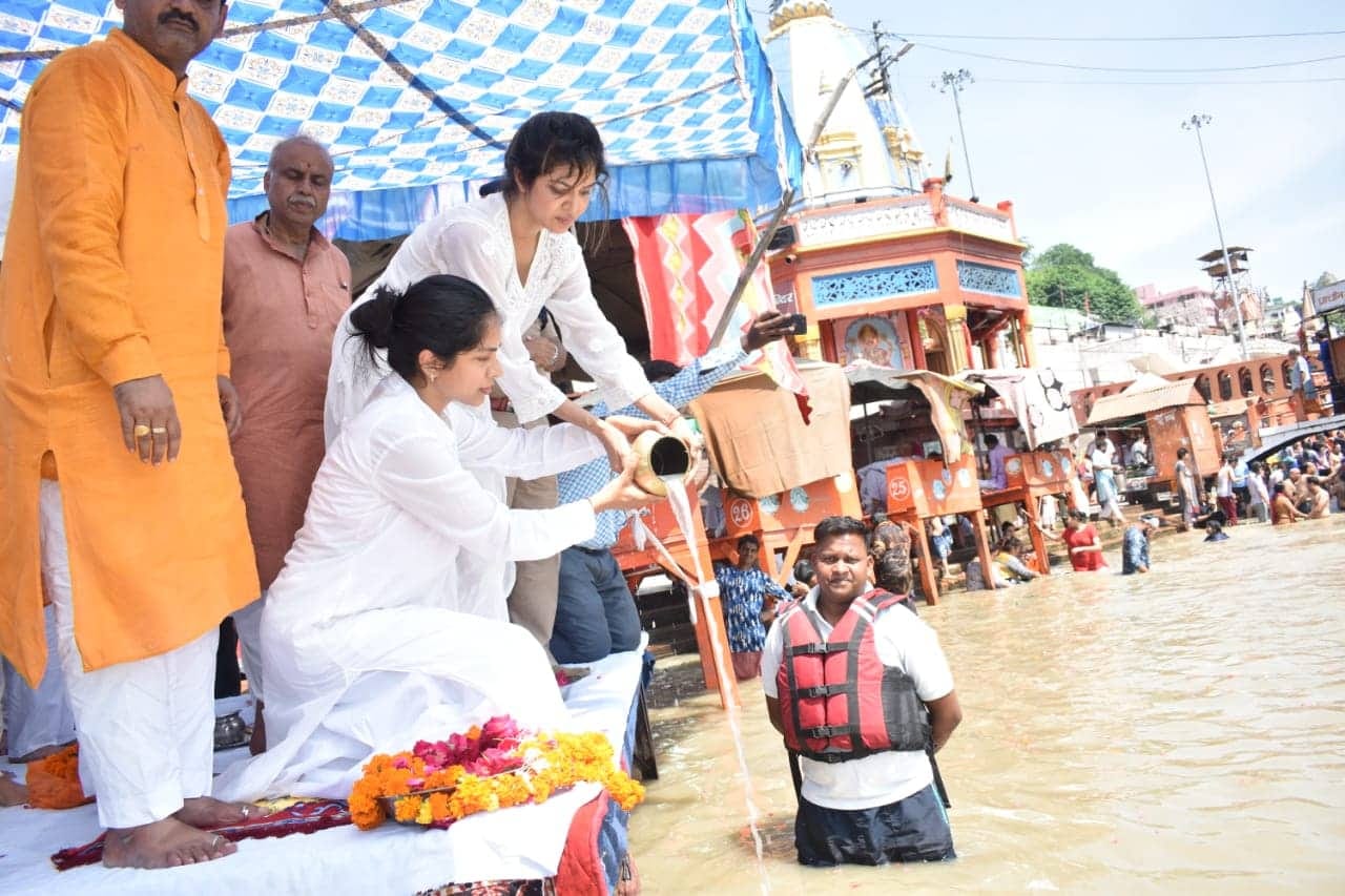 the first woman DGP Kanchan Chaudhary Bhattacharya bones flowed in ganga