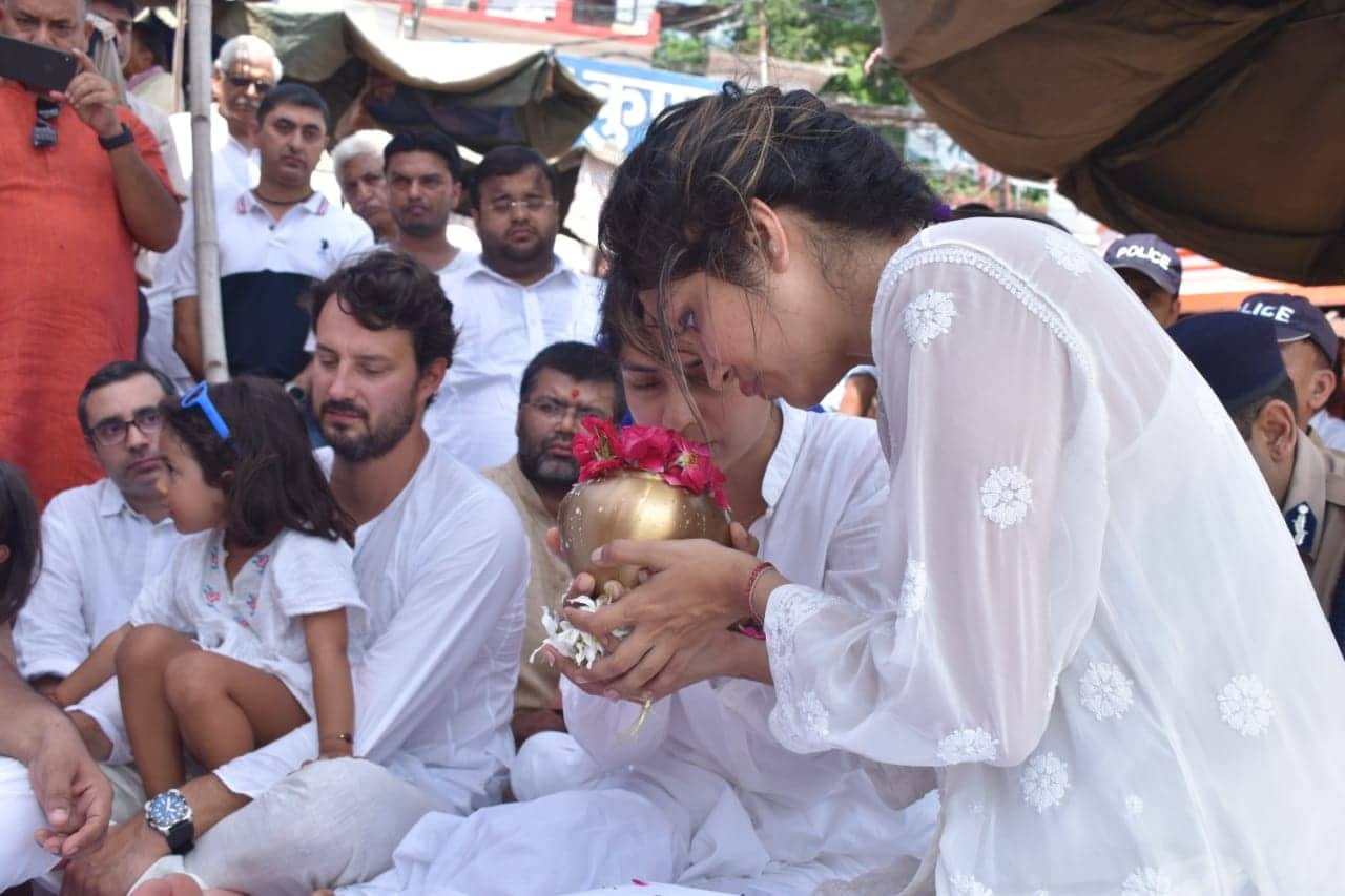 the first woman DGP Kanchan Chaudhary Bhattacharya bones flowed in ganga