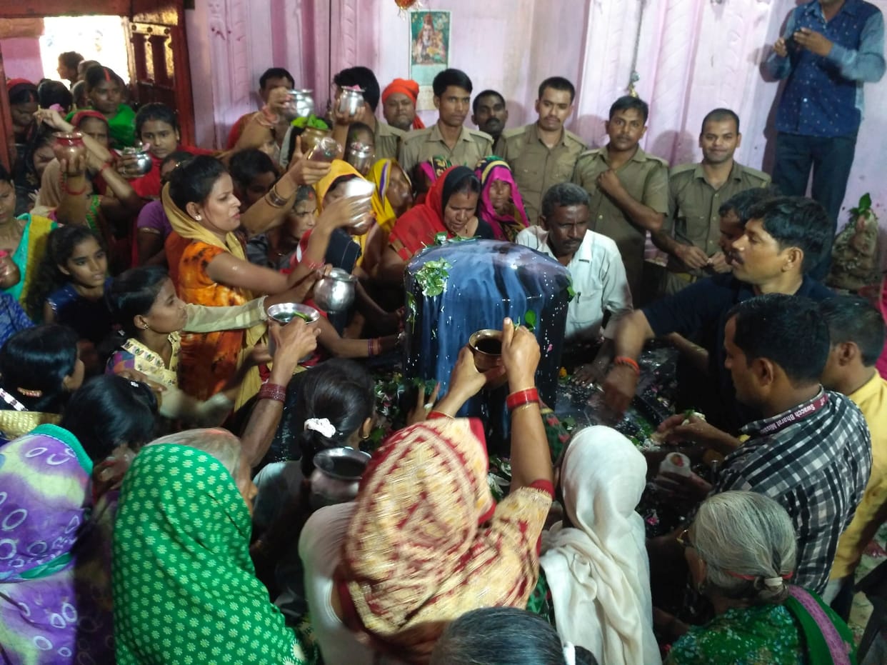 15 ??? ????15 lakh kanvadis worshiped Lord Shiva