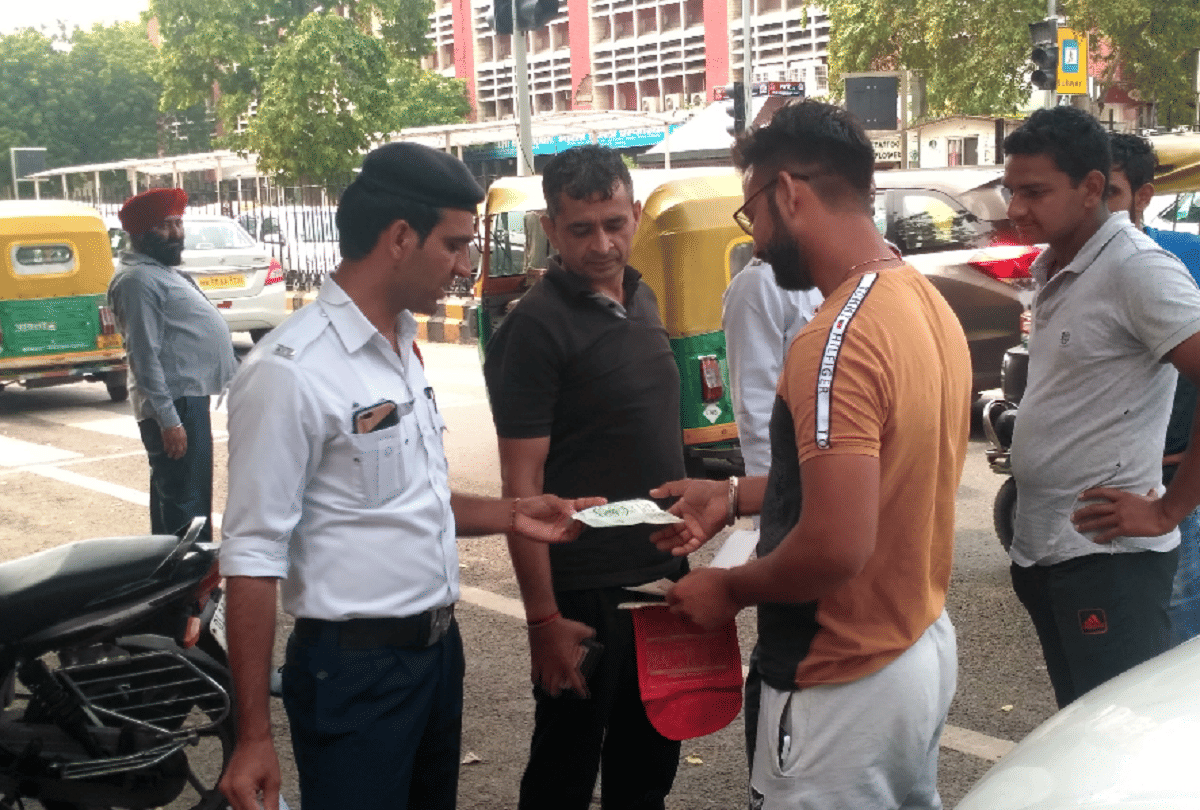 entry closed in Connaught Place after 8:30 pm on new year