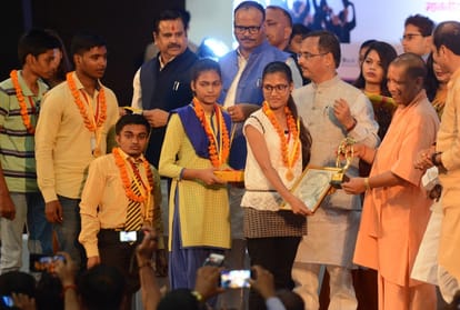 Students share their experience of journey with Amar Ujala.