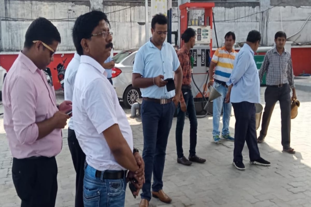 Supply department raids petrol pump in Meerut after strict attitude of administration