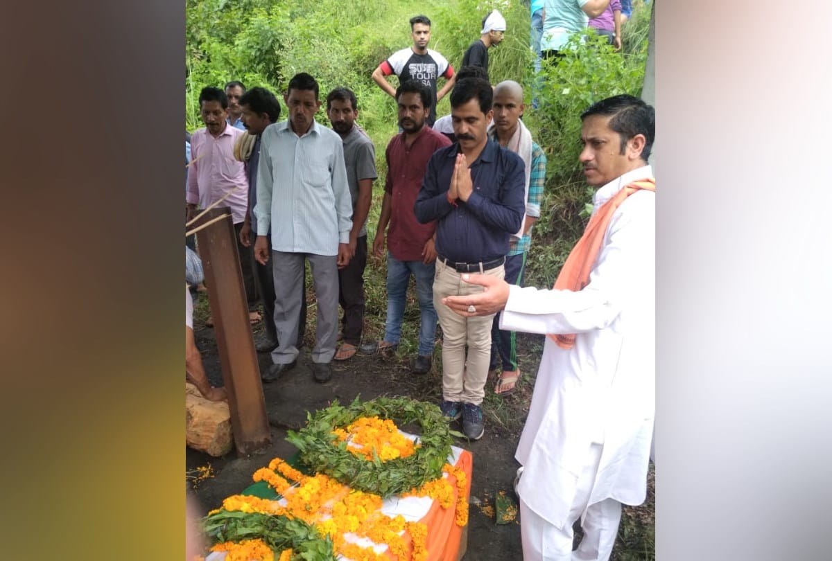 martyr ravi kumar cremated in hamirpur  himachal pradesh