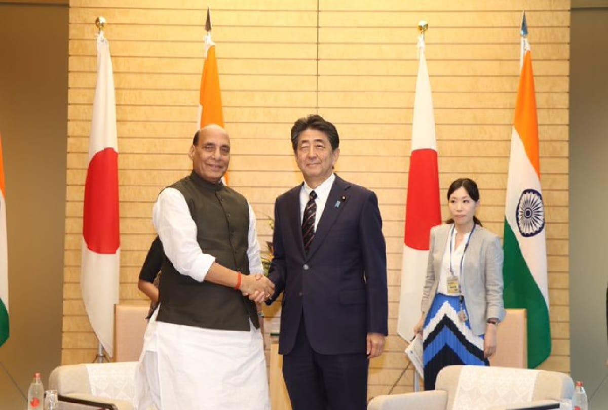 Defence Minister Rajnath Singh met Prime Minister of Japan Shinzo Abe in Tokyo