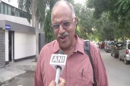 पूर्व अवर सचिव आरवीएस मणि