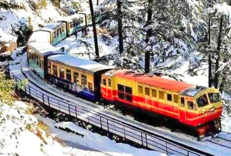 Vistdom Coach in Toy Train from Kalka to Shimla, indian railways