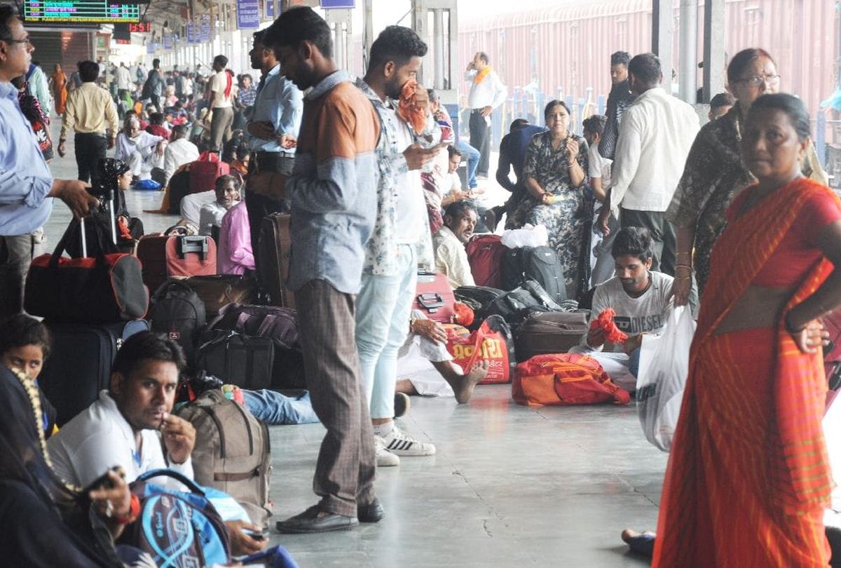 Trains cancel Due To Non interlocking work at Ballabgarh station