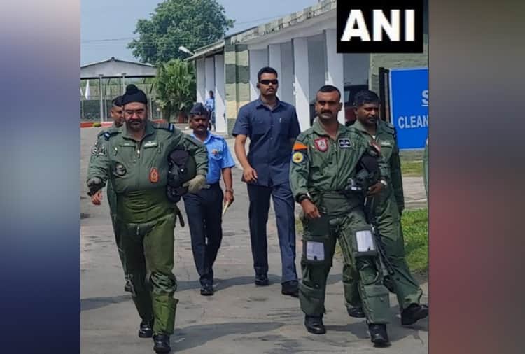 Wing Commander Abhinandan Varthaman Flew MiG 21 with Indian Air force Chief BS Dhanoa